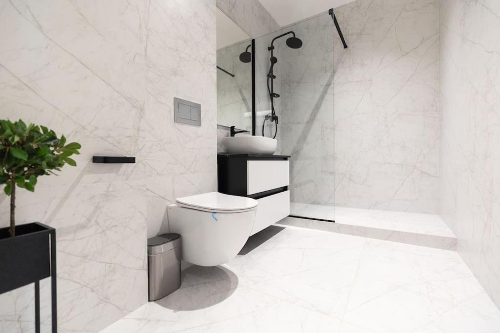 Nest Inn Azure Apartment Kaloşvar Dış mekan fotoğraf
